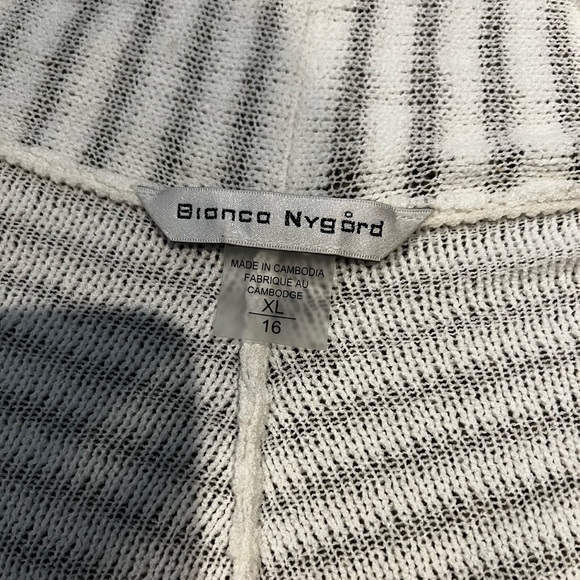 Bianca Nygard off white flowy cardigan - Picture 6 of 8